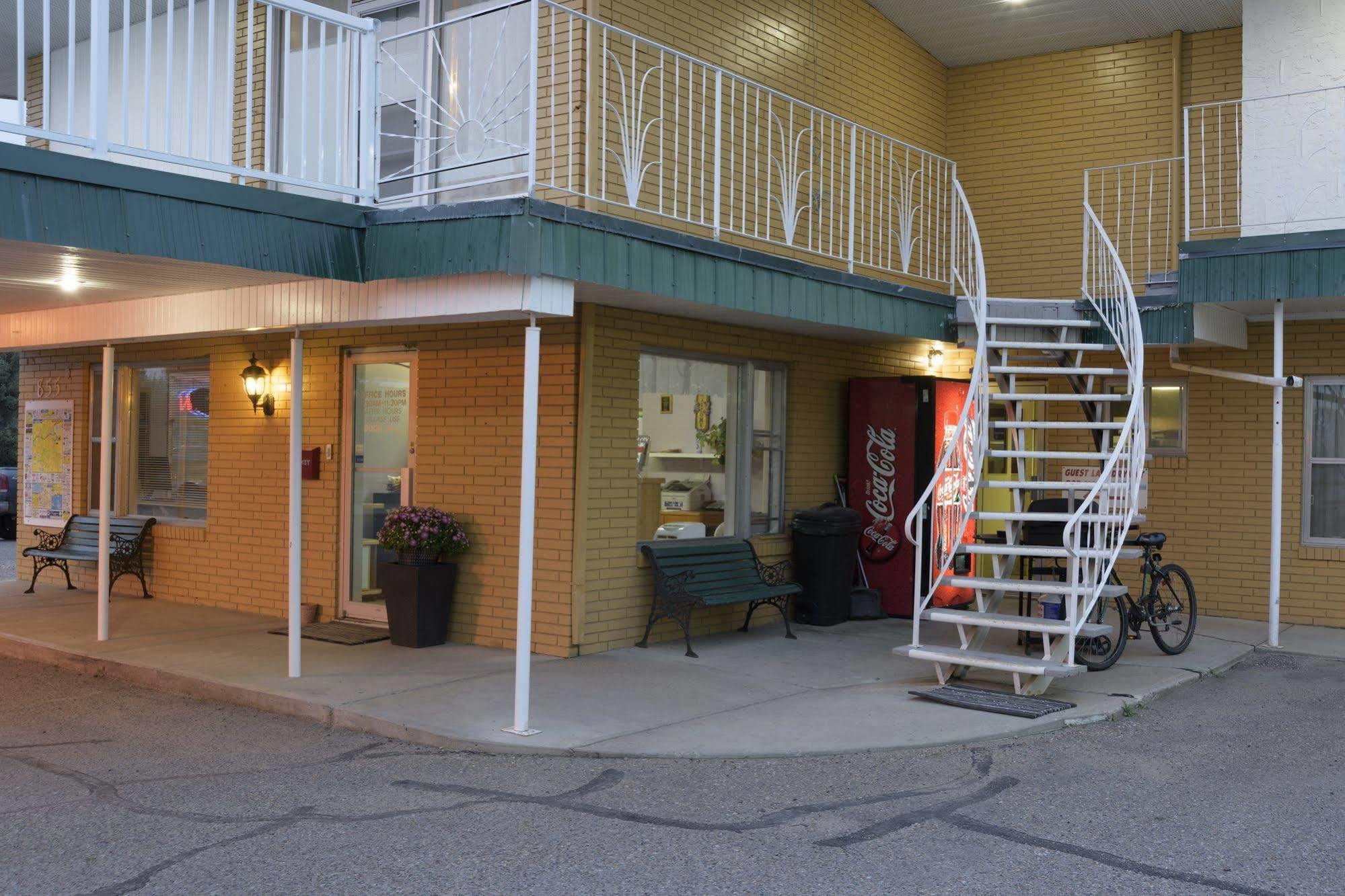 Sun-Dek Motel Medicine Hat Dış mekan fotoğraf