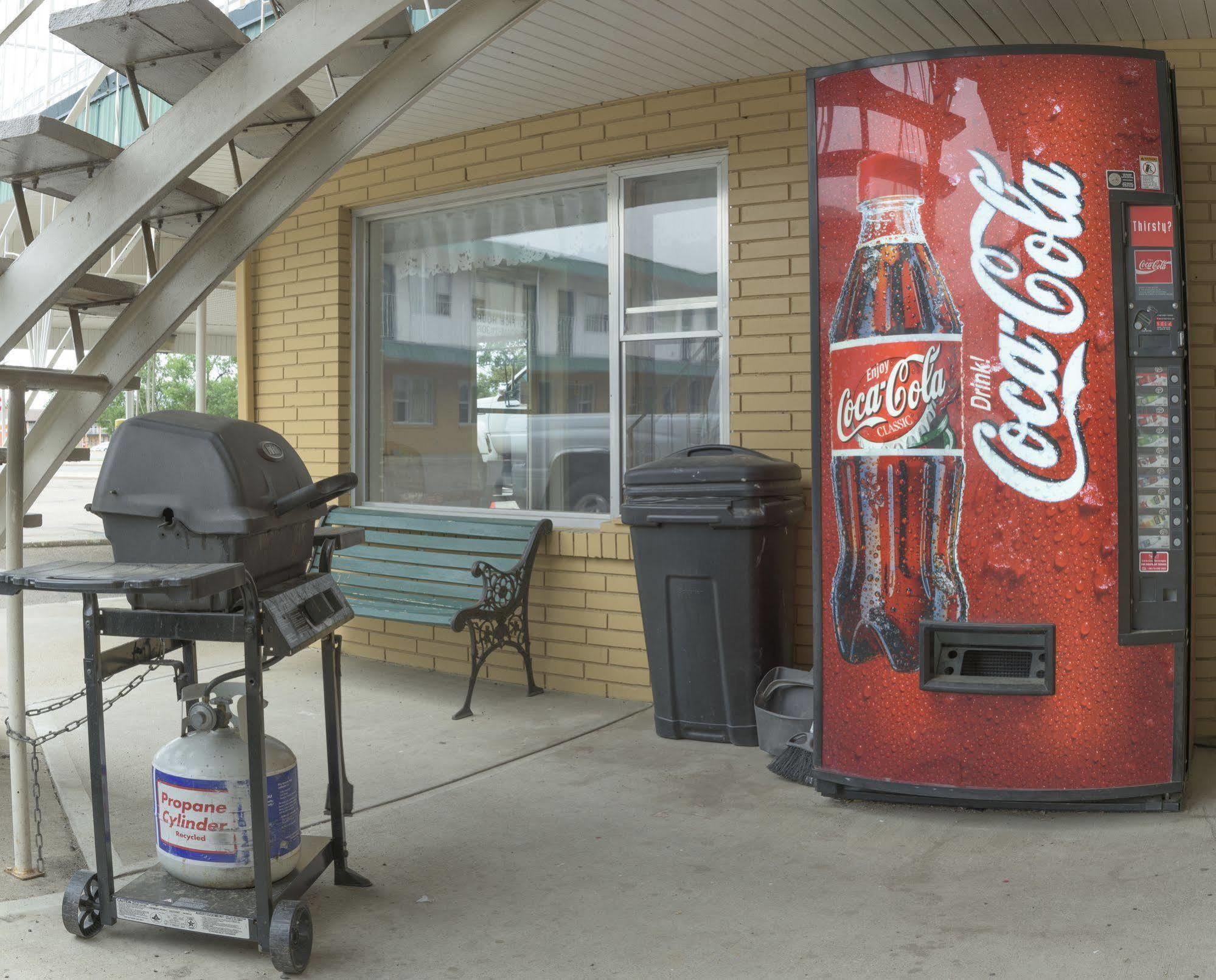 Sun-Dek Motel Medicine Hat Dış mekan fotoğraf